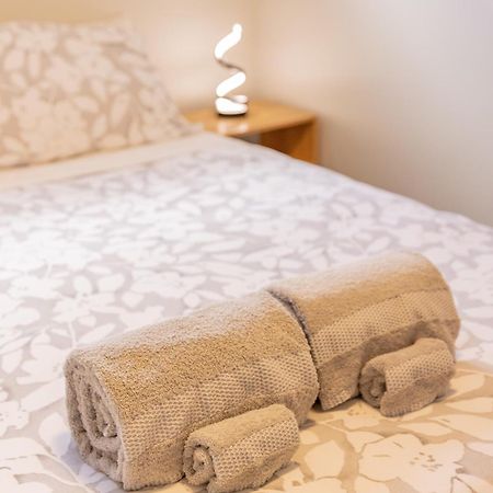 Back Garden Flat With Free On Street Parking And Fiber Wifi - 15 Mins To Ferry, Stadium, Cbd Wellington Esterno foto